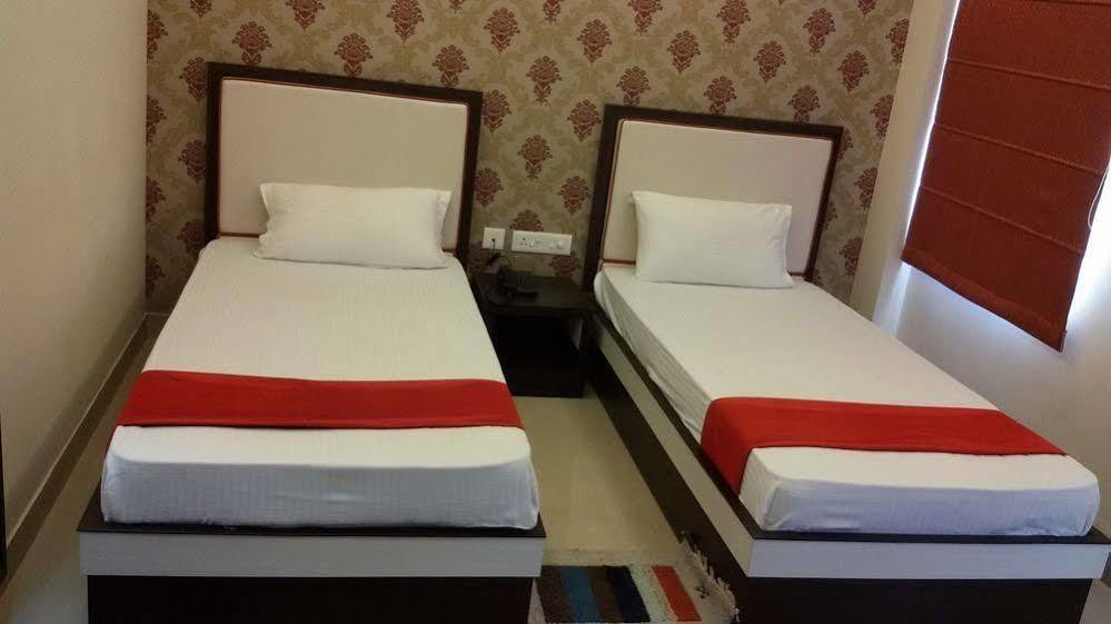 Hotel Janki International By Keymagics Varanasi Exterior foto